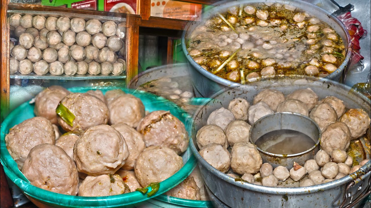 KACAU !!!!! BAKSO ISI RICA AYAM MERCON !!!!! 300 PORSI SEHARI BAKSO KANG LARNO !! BISA PAKE KETUPAT