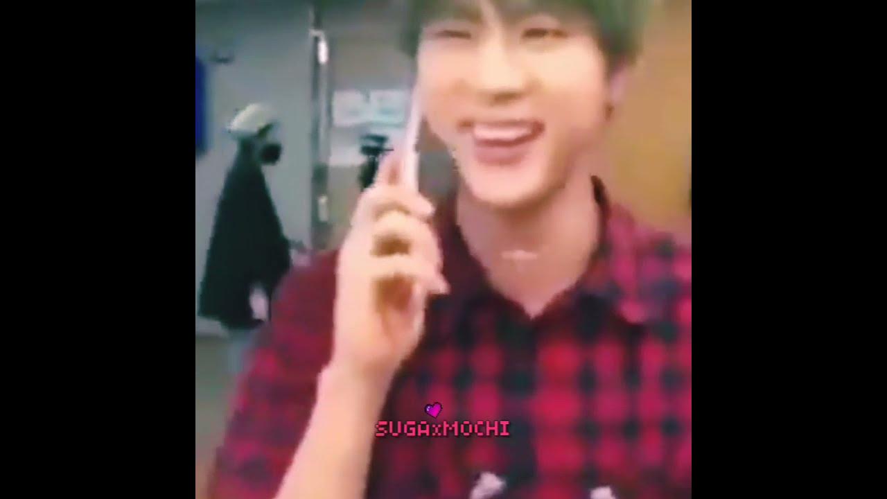 Remember Seokjin pink flip phone 😂💜💜😍 - BTS Jin - Kim Seokjin