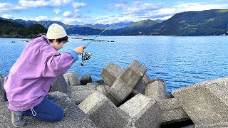 Japanese Female Angler Went to the Tetra Pot Hole and Caught a Huge Fish!