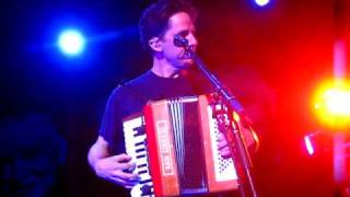They Might Be Giants - Here You Come Again / Particle Man (2009-05-09 - Tarrytown Music Hall, NY)