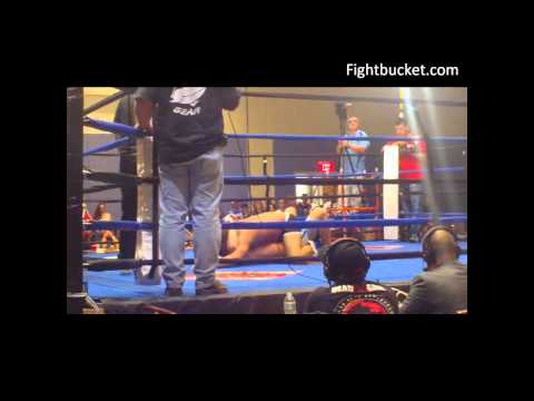 Breakthrough MMA (7-1-11): Tyler Hurry vs. Jesse S...