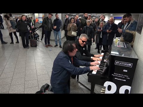 WOW! Why All Stations Should Have Public Pianos thumbnail