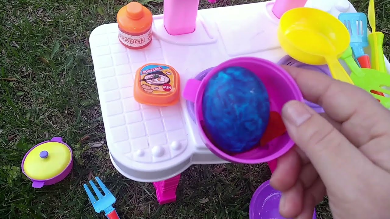 Βαφουμε πασχαλινα αυγα στον κηπο με τα λαχανικα! |παιδικα κουζινικα