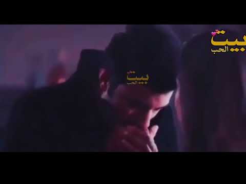 برتاح وانا جمبك وفي حضنك