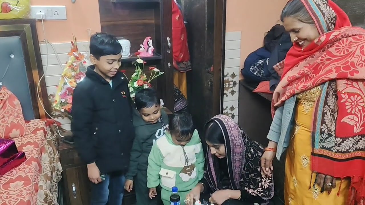 Birthday ka 3rd cake 🎂 mummy papa ke sath cut Kiya|| birthday celebration 🎊 || 