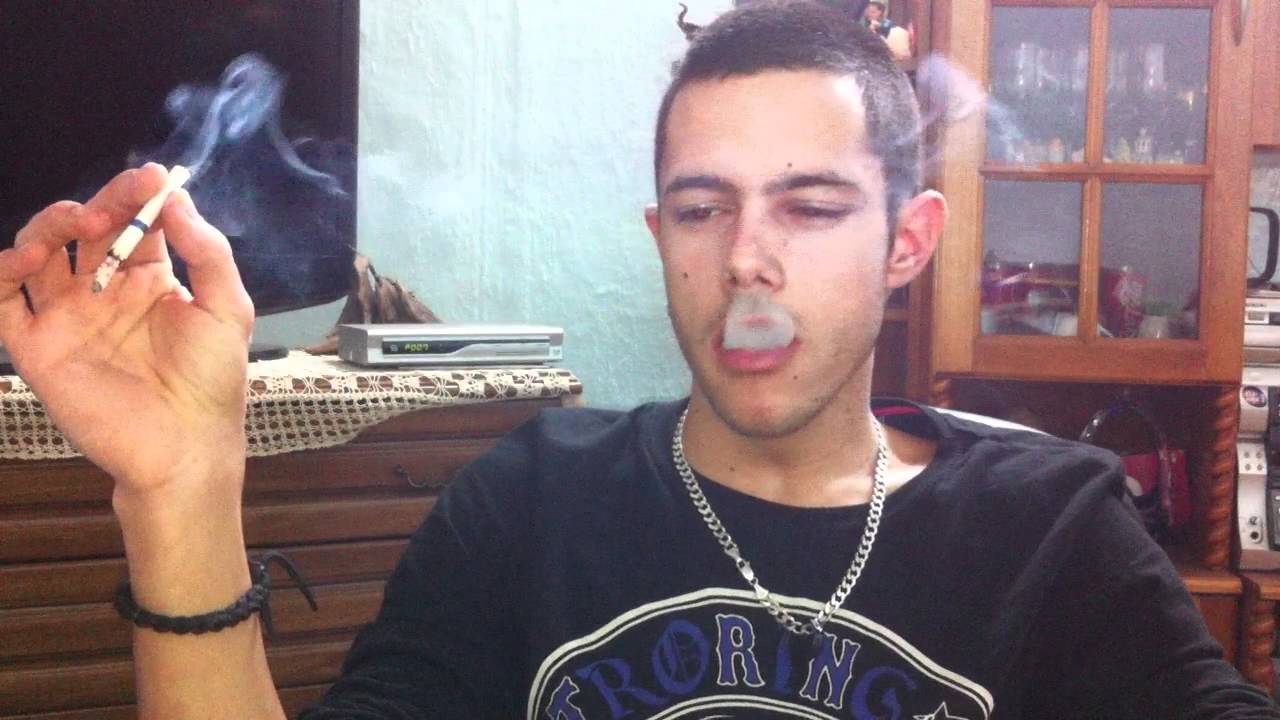 Smoking Blue Dunhill