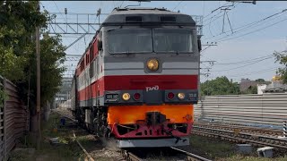 «Новый окрас и злая бригада!» ТЭП70-0402 с поездом 109 Астрахань - СПБ прибывает в Саратов