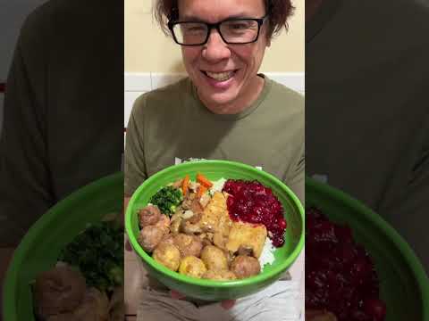 Our #thankgiving Bowl – Homemade Maple Glazed Tofu with Apple Cranberry Relish & Mushroom Gravy