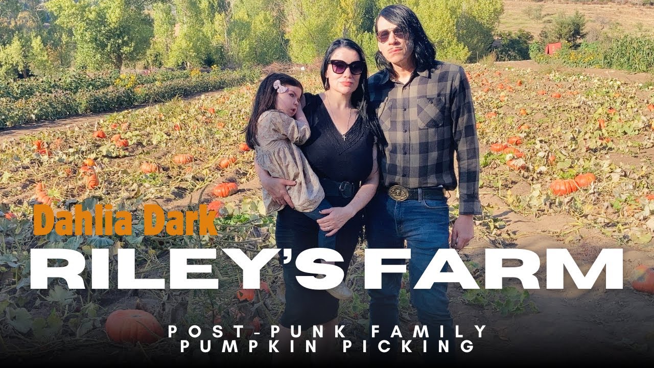 A great pumpkin adventure to Riley’s Farm in Oak Glen California with Dahlia Dark and her family!