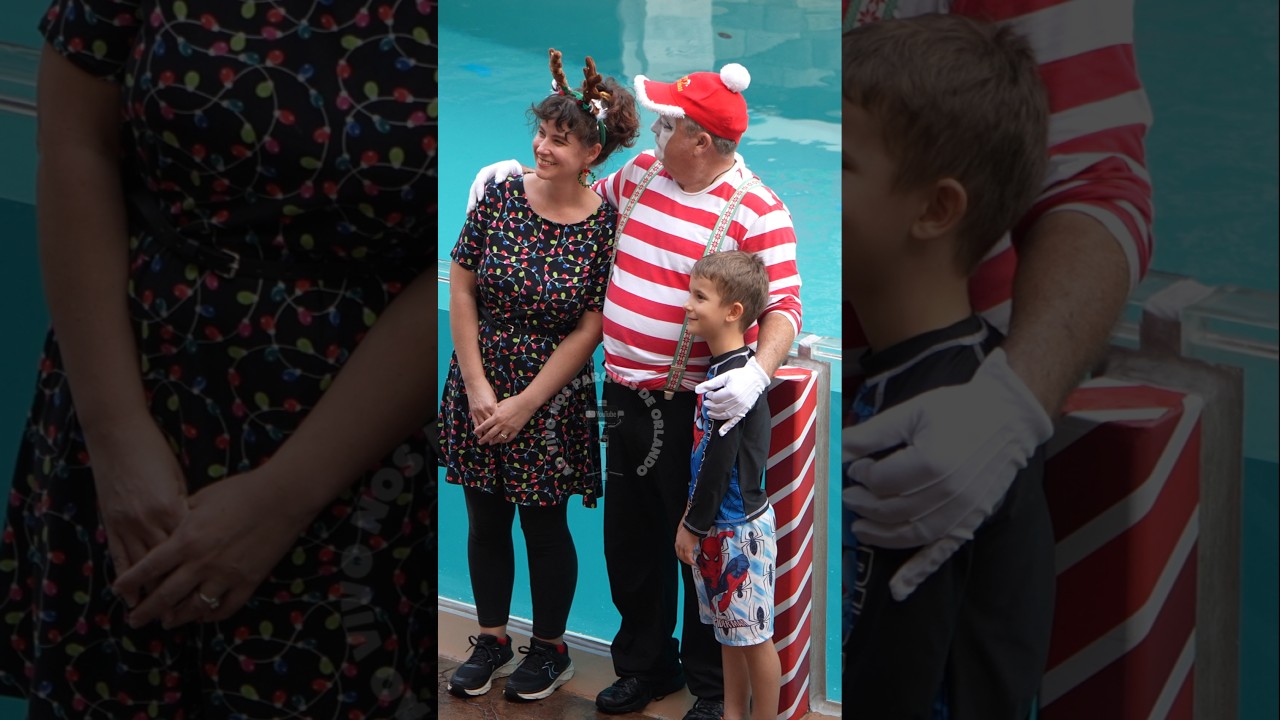 Tom o mímico ficou estranhando o enfeite na cabeça dessa mulher 🤔😂🤣 #tomthemime #seaworldmime