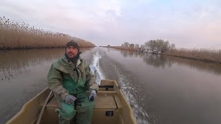 ПОЙМАЛИ РЫБЫ и МУСОРА Выставились в море. Новая лодка. Небольшой подход рыбы