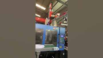 CARTESIAN ROBOT or robotic arm of injection moldig machine for barrel cover with runner cut