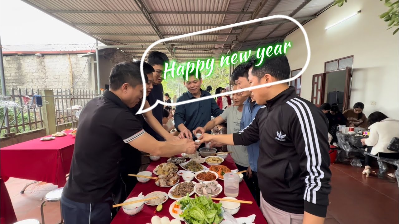 Tiệc tất niên nơi làng quê ở tỉnh Bắc Ninh 