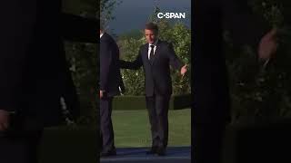 Trump & Macron pose for photo at G7 summit