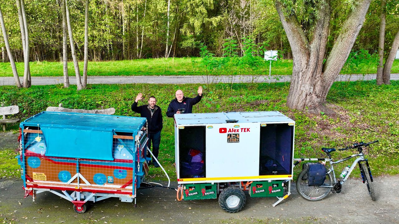 Holger zieht drei Anhänger mit dem Fahrrad durch Deutschland