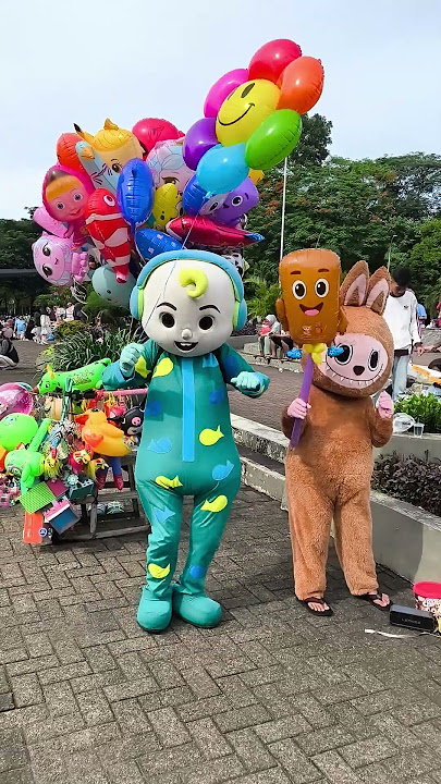 cocomelon wheels on the bus go round