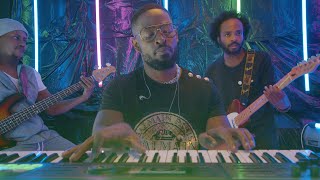 Prince Kaybee feat. Nokwazi - Ebabayo (Live Performance)