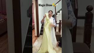 Magic Show 😀#shortsfeed #shorts #shortvideo #ytshorts #viralcomedy #comedy #couplecomedy #funny #yt