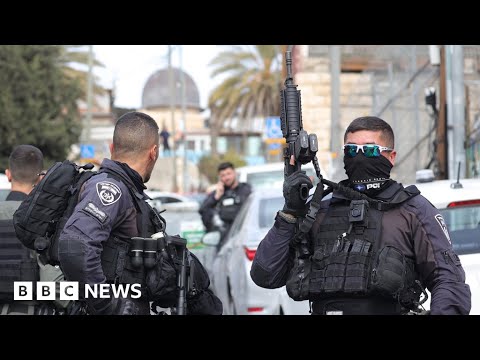 Israel arrests 42 after deadly Jerusalem synagogue shooting – BBC News