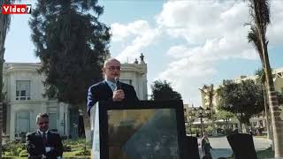 نائب رئيس جامعة عين شمس يلقى قصيدة عن تضحيات الأطباء باليوم العالمى للغة العربية