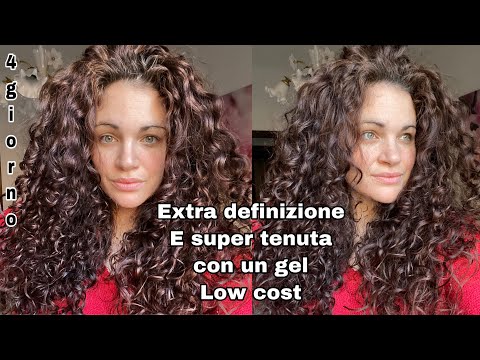 Video: Come Domare i Capelli Ricci: 14 Passaggi (con Immagini)