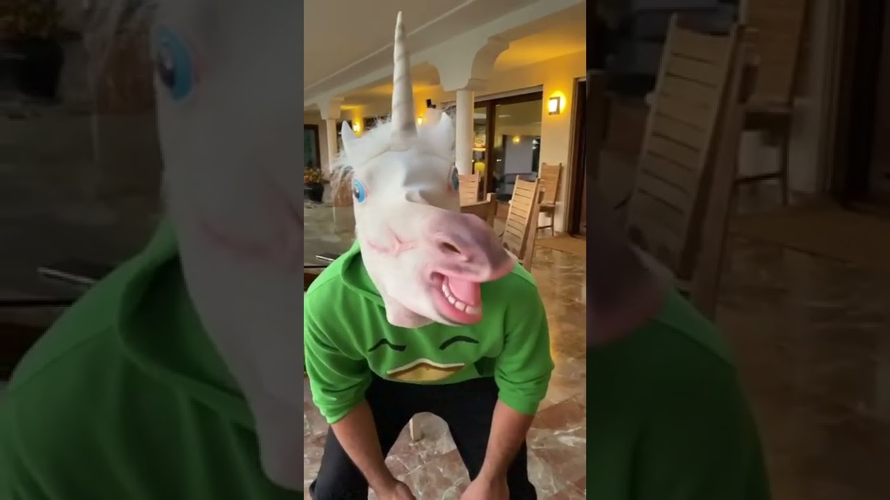 Jelly Scares His Girlfriend