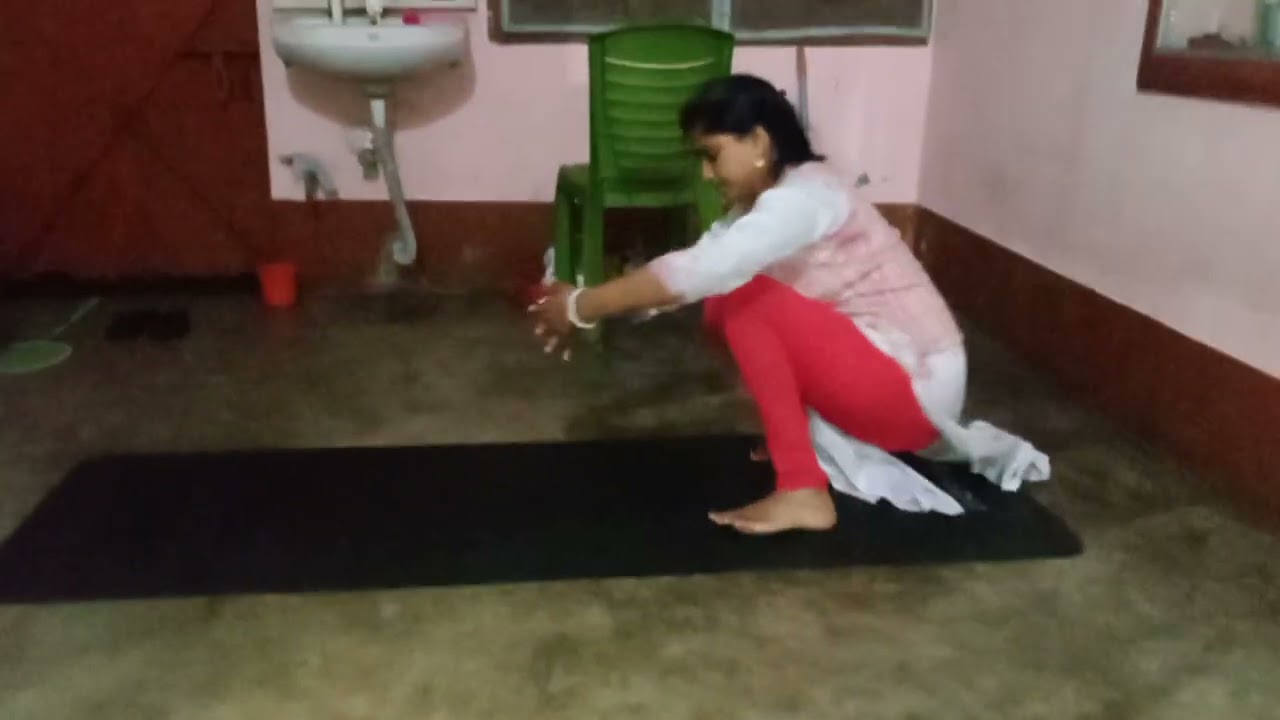 হজম শক্তি বাড়ানো জন্য খুবেই সহজ যোগাসন। এছাড়াও অন্যান্য উপকার পেতে এই যোগাসন প্রতিদিন অভ্যাস করুন।