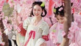 В Китае набирает популярность традиционная одежда ханьфу