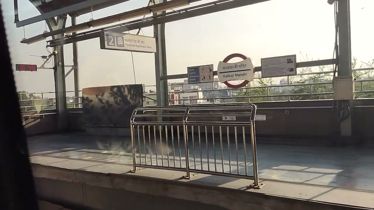 Violet line metro #delhi #metro #viralshort #ytstudioes #trending #viralshort 