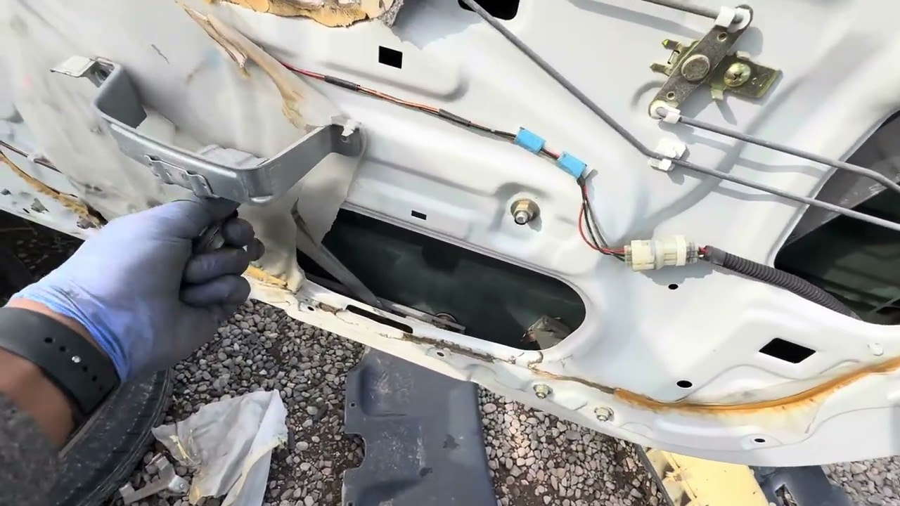 グラデ　裁断場所 How to remove 90-93 (DA) Integra side protector moldings. - YouTube