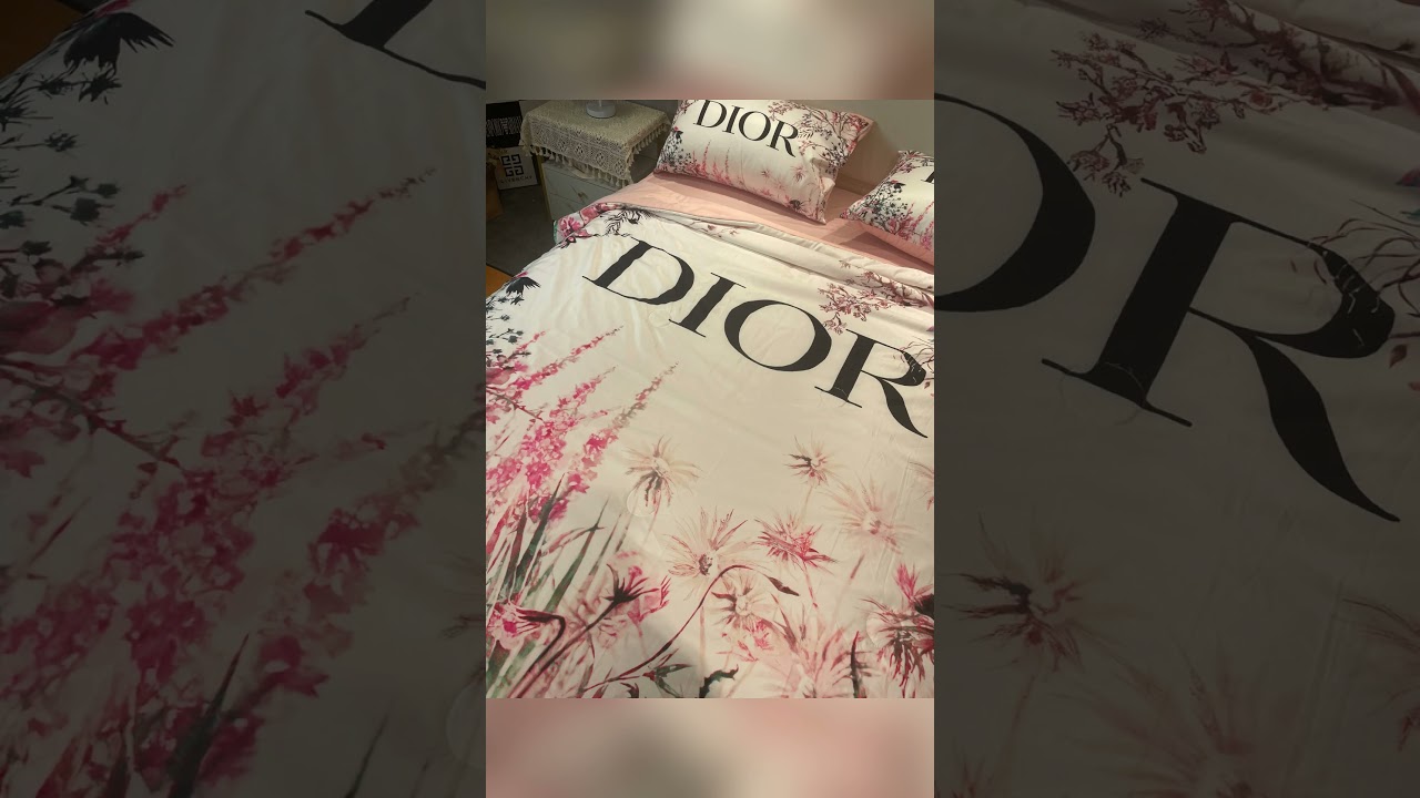 🌟 Elevate Your Summer with Fashionable Dior Digital Print Silk Bedding Set! 🛏️