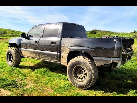 Chevy Silverado long travel Prerunner testing - YouTube