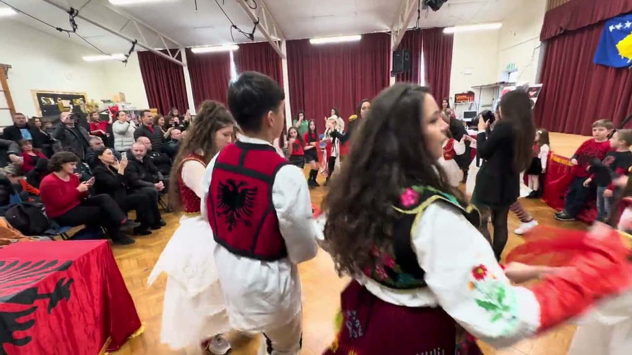 Gentjana Gjergji Kolazh me kenge te ndryshme Ritmike   - LONDER