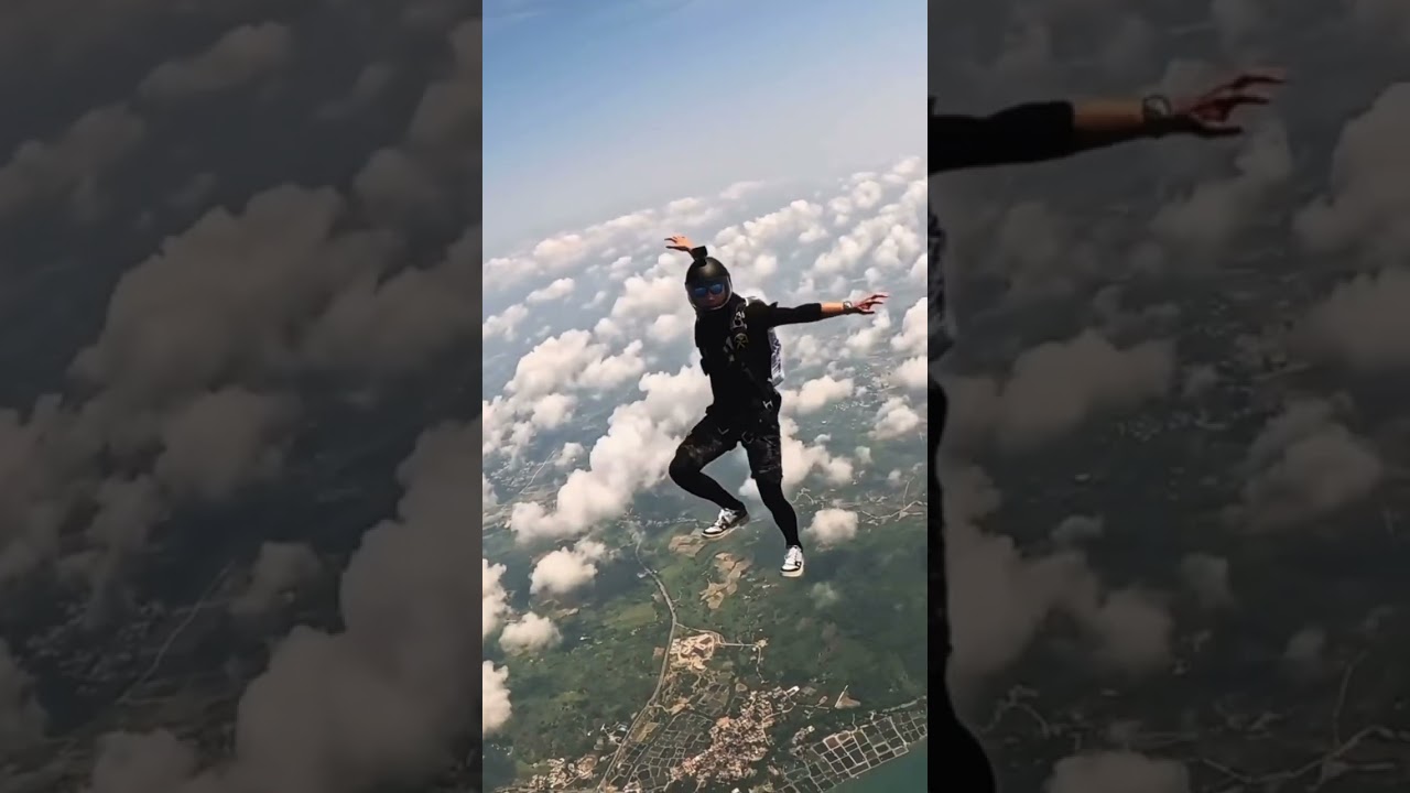 Sky diving on the ocean 