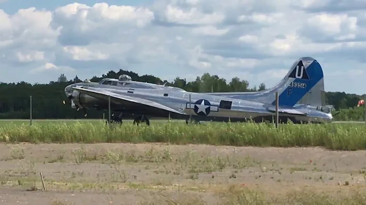 B-17G Flying Fortress "Sentimental Journey" Taxi and takeoff at Peterborough Airport (YPQ)