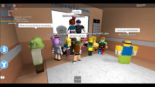 Celebrity Me playing The Crazy Elevator! | ROBLOX Wealth