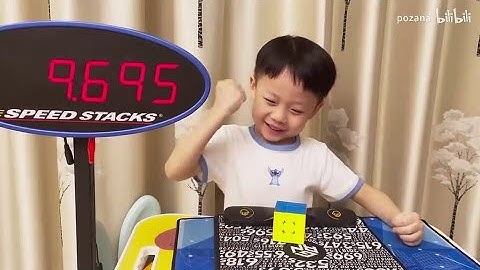 5 y/o Kid Solves a Rubik