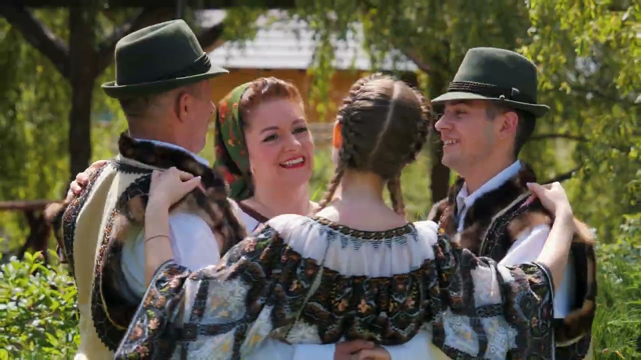 Laura si  Victor Lavric - De joc si de veselie ( Official video)