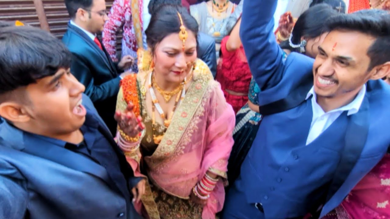 Shaadi mai toh khub hi dance kar liya😍