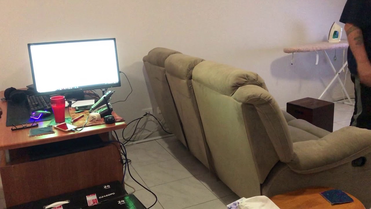 Monitor flashing on and off YouTube