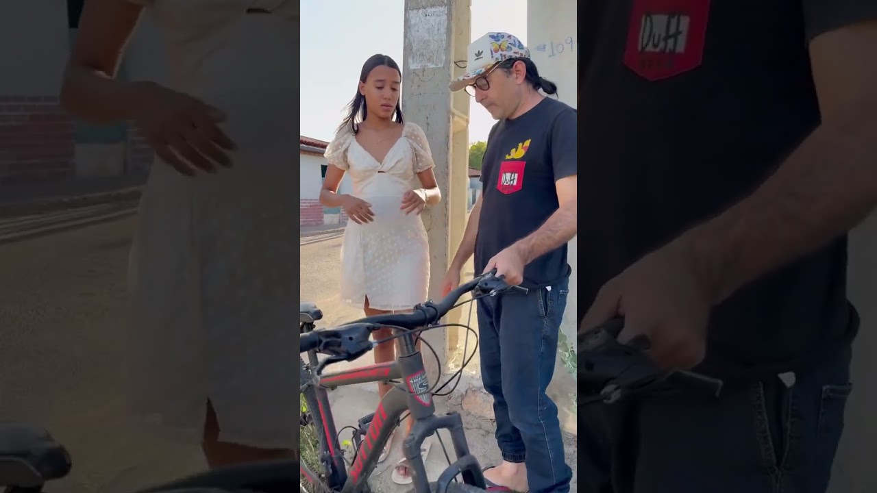 Vejam Atitude Do Padrasto Ao Saber Que Sua Enteada Foi Esquecida Por Seu Pai, Na Casa...