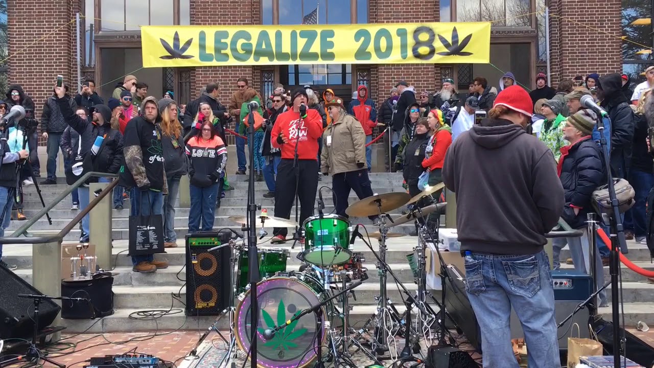 Darren McCarty speaks at 2018 Hash Bash in Ann Arbor