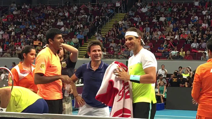 Rafa Nadal in Manila - All smiles during the break.