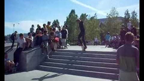 Nollie 360 inward heelflip on 6 stair [Erik Nilestoff]