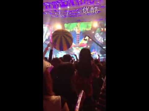 周杰伦 《2013魔天伦世界巡回演唱会》上海首场 《乌克丽丽 Ukulele》