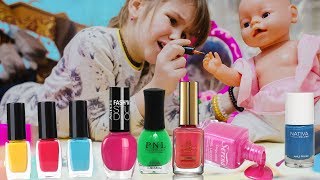 Яна с Куклой Диана играют в Салон Красоты Дизайн ногтей  Paint the Nail Art designs макияж Make Up