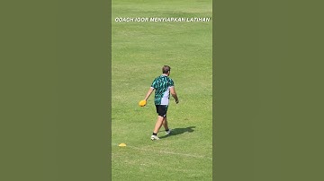 SUASANA PAGI ANTARA COACH BOJAN HODAK DENGAN COACH IGOR TOLIC SAAT LATIHAN PERSIB! #SHORTS