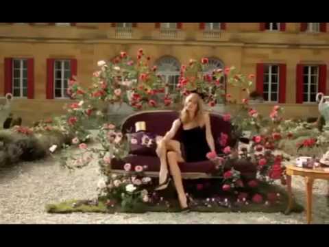 carolina-herrera-ch-eau-de-parfum-sublime-commercial-fragrance-perfume