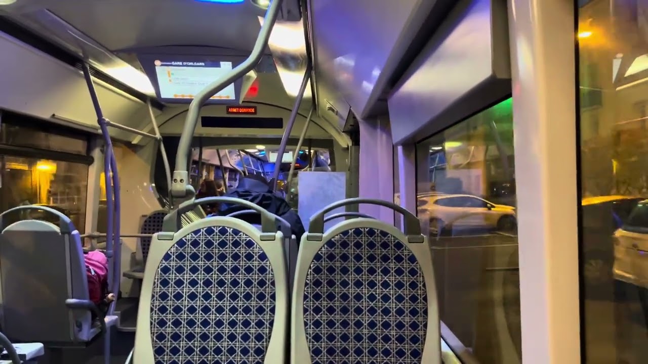 Tao à bord d’un Heuliez GX427 la 45 destination Gare D’Orléans