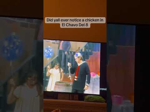 Did yall ever notice a chicken in El Chavo Del 8 #elchavodel8 #comedyshow #comedy #viral #chicken